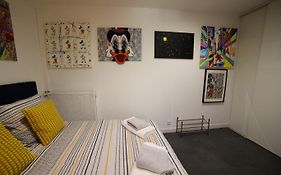 Pop Appart Appartement Artiste Configure En Galerie Dart A 200 M Du Centre Ville Avec Parking Prive Et Securise Gratuit Dans Copropriete